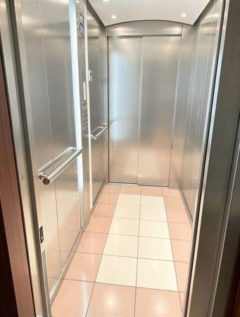 Bezugsfreie, möblierte 2-Zimmer-Eigentumswohnung im 3. Obergeschoss – barrierefrei mit Aufzug - Thumbnail 12