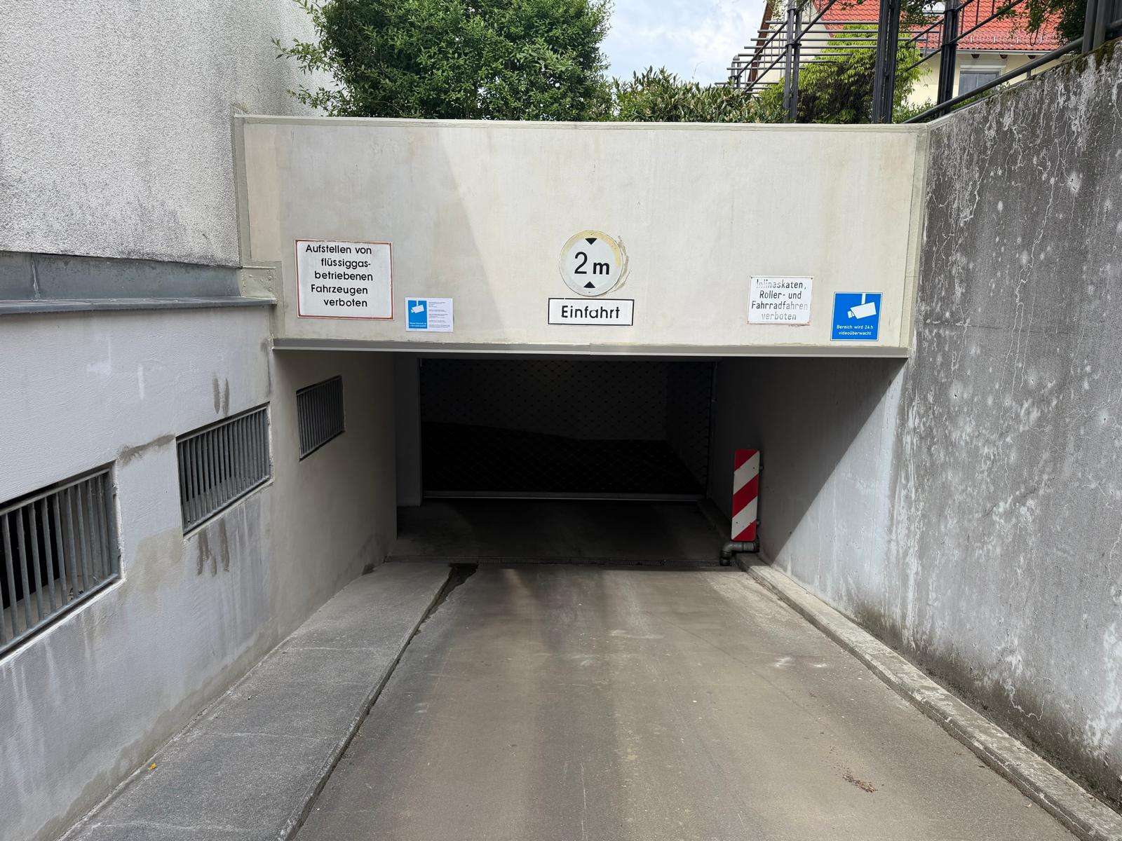 Sicherer Tiefgaragenstellplatz in Tauernallee 34  – Videoüberwacht, gepflegt & sofort verfügbar - Bild 16