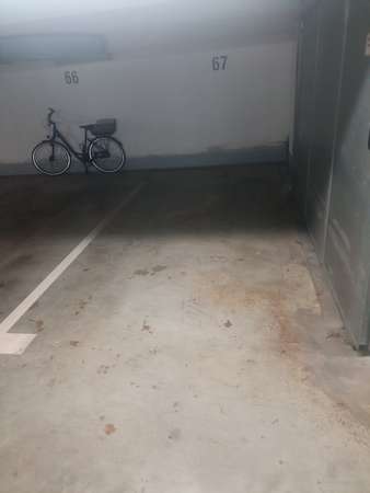 Sicherer Tiefgaragenstellplatz in Tauernallee 34  – Videoüberwacht, gepflegt & sofort verfügbar - Thumbnail 23