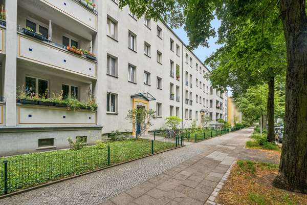 Solides Wohninvestment: Zwei vermietete Eigentumswohnungen direkt nebeneinander in Berlin-Adlershof - Thumbnail 3