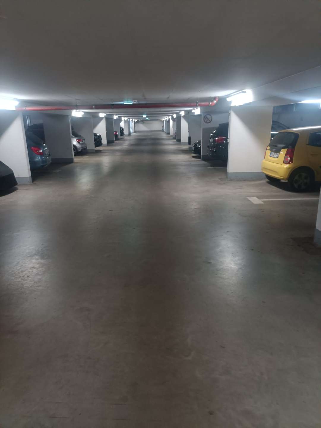Sicherer Tiefgaragenstellplatz in Tauernallee 34  – Videoüberwacht, gepflegt & sofort verfügbar - Bild 21