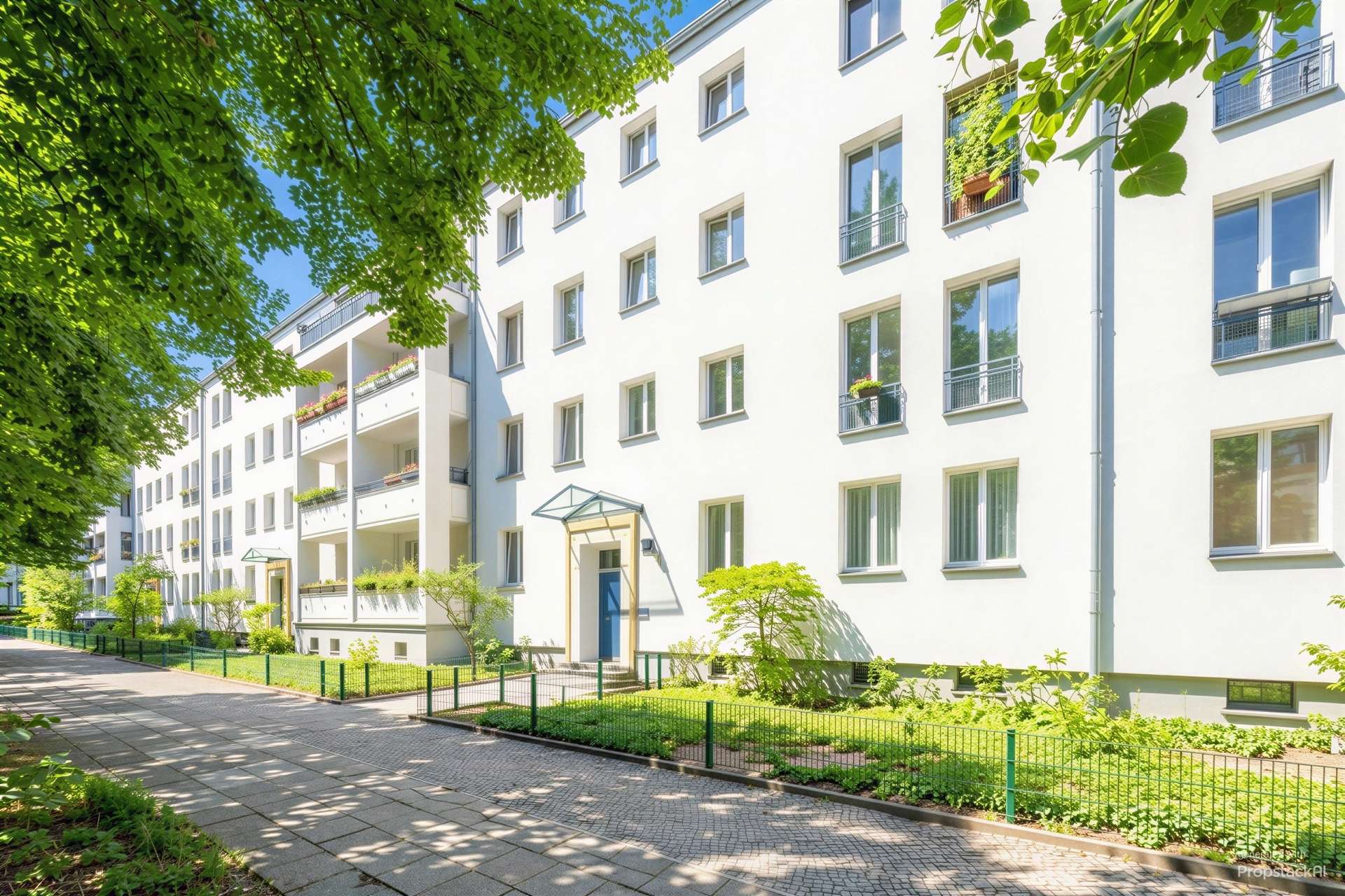Solides Wohninvestment: Zwei vermietete Eigentumswohnungen direkt nebeneinander in Berlin-Adlershof - Bild 1