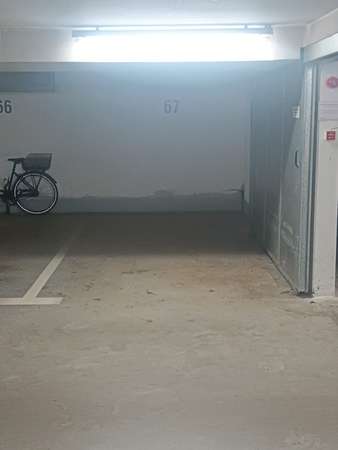 Sicherer Tiefgaragenstellplatz in Tauernallee 34  – Videoüberwacht, gepflegt & sofort verfügbar - Thumbnail 18