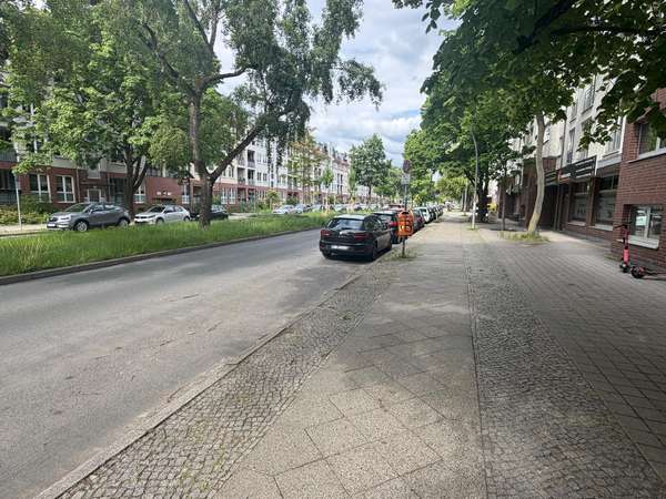 Sicherer Tiefgaragenstellplatz in Tauernallee 34  – Videoüberwacht, gepflegt & sofort verfügbar - Thumbnail 39