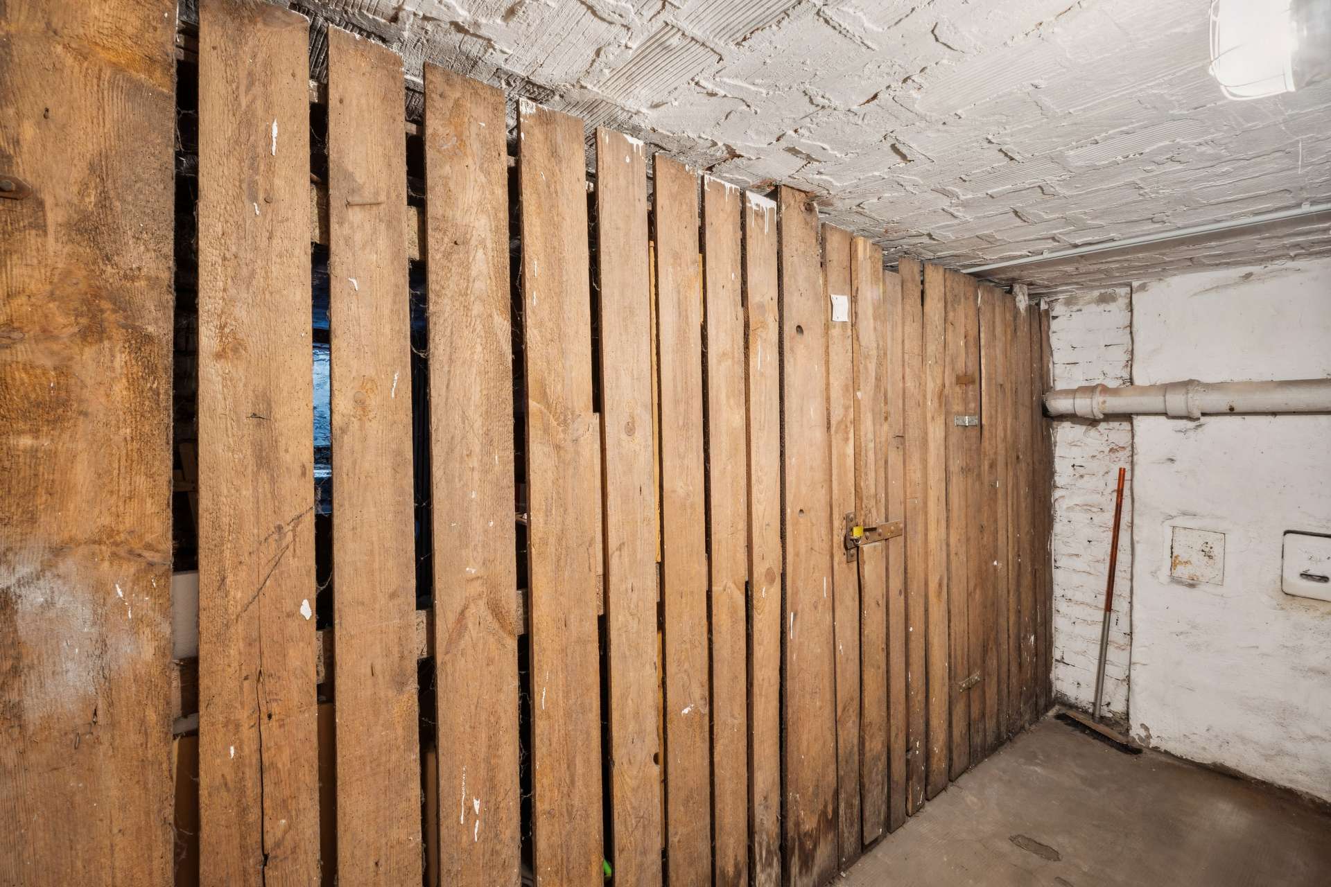 Bezugsfreie möblierte Dachgeschosswohnung mit Terrasse und unverbaubarem Weitblick im Hinterhaus - Bild 23