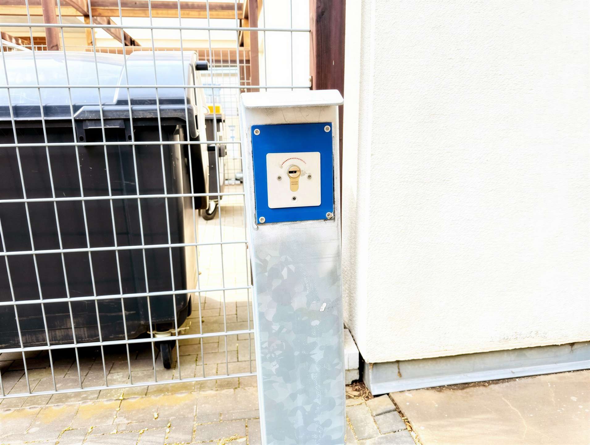 Sicherer Tiefgaragenstellplatz in Tauernallee 34  – Videoüberwacht, gepflegt & sofort verfügbar - Bild 8
