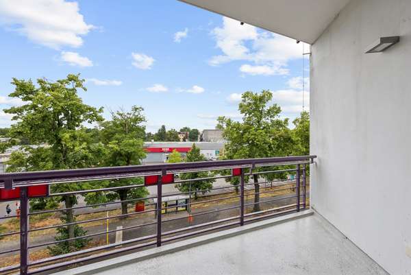 Bezugsfreie, möblierte 2-Zimmer-Eigentumswohnung im 3. Obergeschoss – barrierefrei mit Aufzug - Thumbnail 5