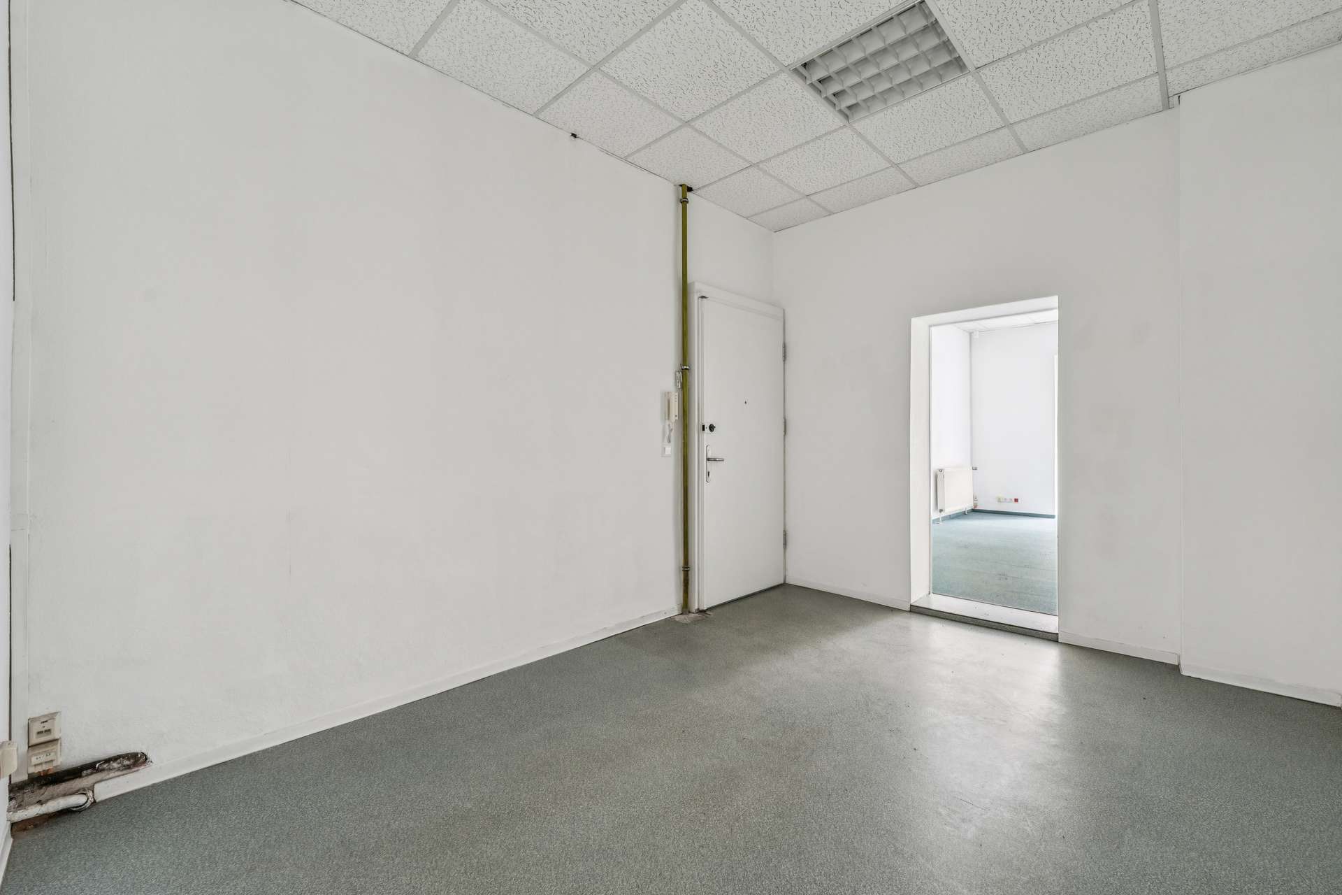 216 m² Eckfläche für Praxis, Kanzlei, Büro, Studio, Einzelhandel, Café, Blumenladen, Supermarkt,etc. - Bild 14