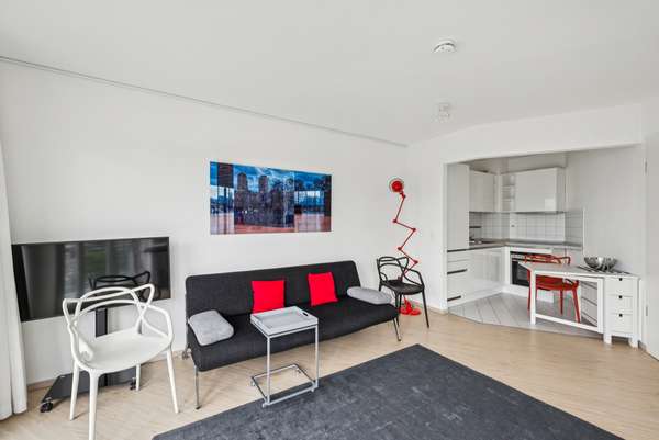 Bezugsfreie, möblierte 2-Zimmer-Eigentumswohnung im 3. Obergeschoss – barrierefrei mit Aufzug - Thumbnail 3
