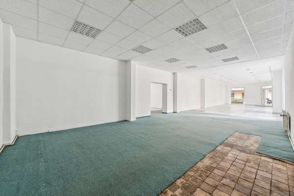 216 m² Eckfläche für Praxis, Kanzlei, Büro, Studio, Einzelhandel, Café, Blumenladen, Supermarkt,etc. - Thumbnail 6