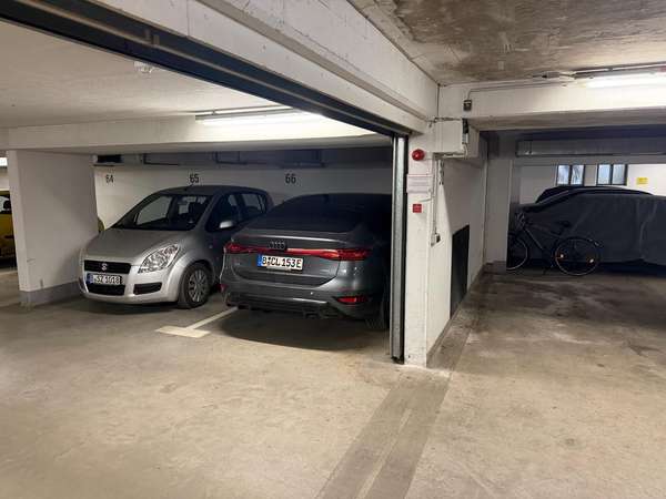 Sicherer Tiefgaragenstellplatz in Tauernallee 34  – Videoüberwacht, gepflegt & sofort verfügbar - Thumbnail 29
