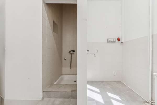 Repräsentative Altbau-Gewerbeeinheit mit umfassender Nutzungsfreiheit in Berlin-Charlottenburg - Thumbnail 17