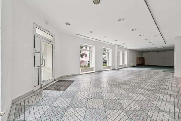 216 m² Eckfläche für Praxis, Kanzlei, Büro, Studio, Einzelhandel, Café, Blumenladen, Supermarkt,etc. - Thumbnail 3