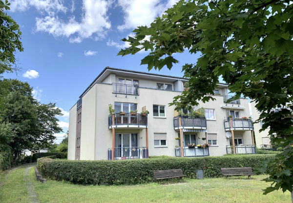 Dachgeschoss-Highlight mit umlaufender Terrasse und eigenem Tiefgaragenstellplatz
