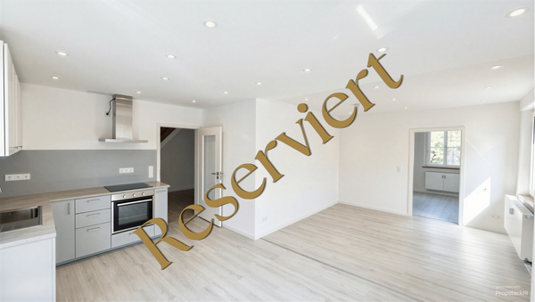 Sanierter Altbau mit Küche, Balkon und zwei Badezimmern