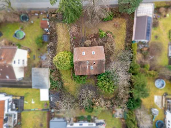 Teilbares 1.221 m² Grundstück in ruhiger Lage