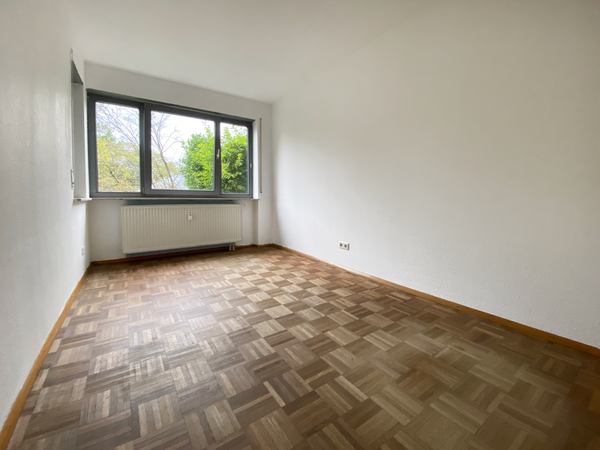 Helle 3,5 Zimmer Wohnung mit Garten