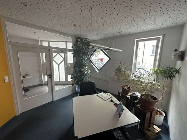Gewerbeeinheit in Wohnraum - Umwandlungsmöglichkeit!