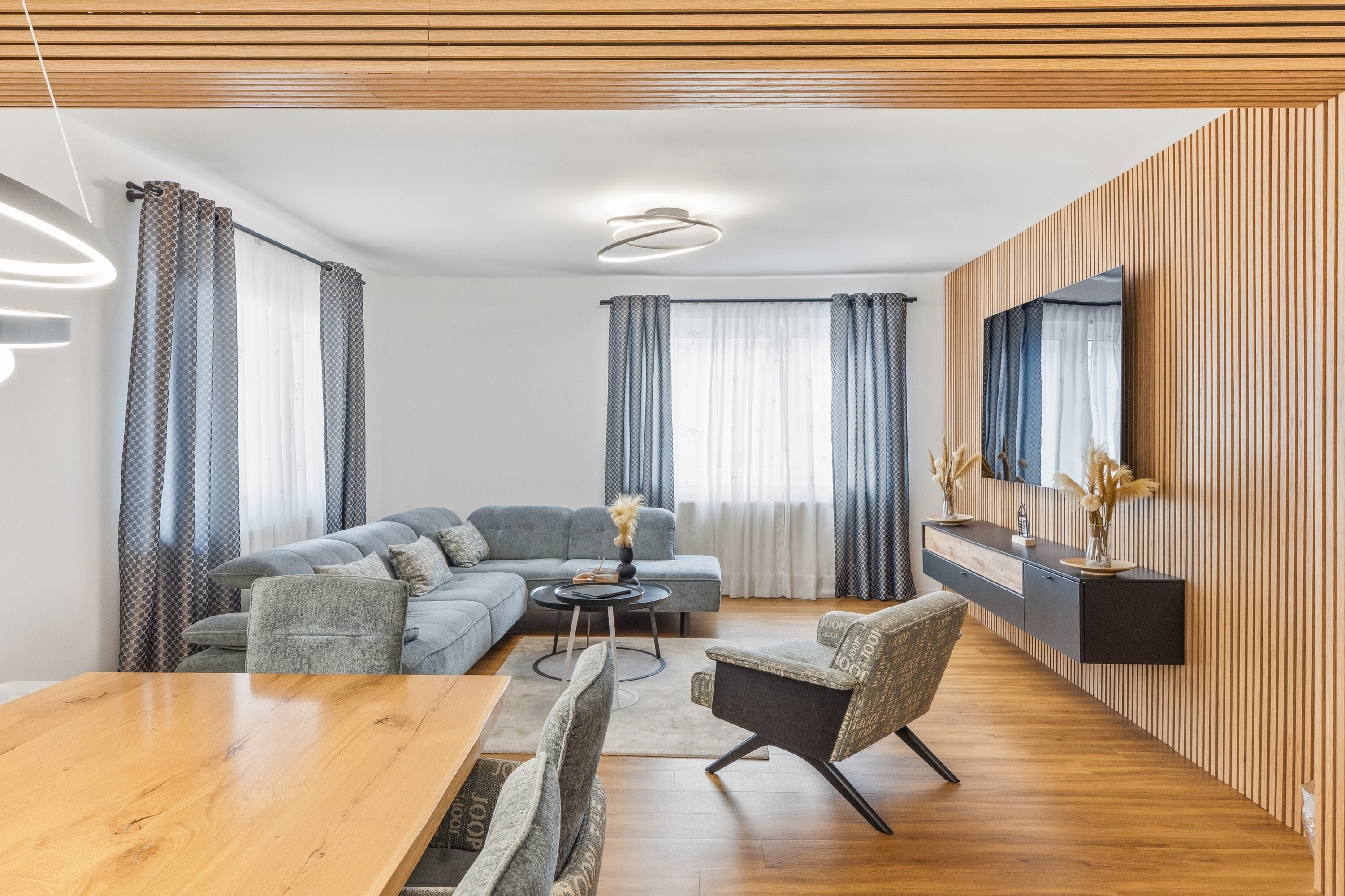 Großzügige 5,5 Zimmer Wohnung in Bad-Cannstatt