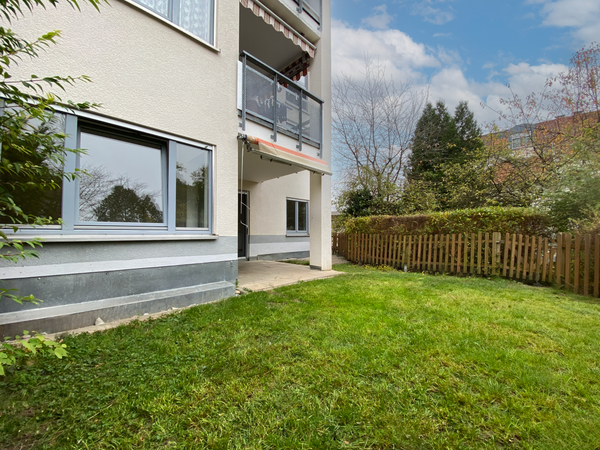 Helle 3,5 Zimmer Wohnung mit Garten