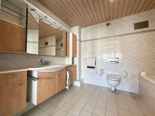 Eltern-Badezimmer