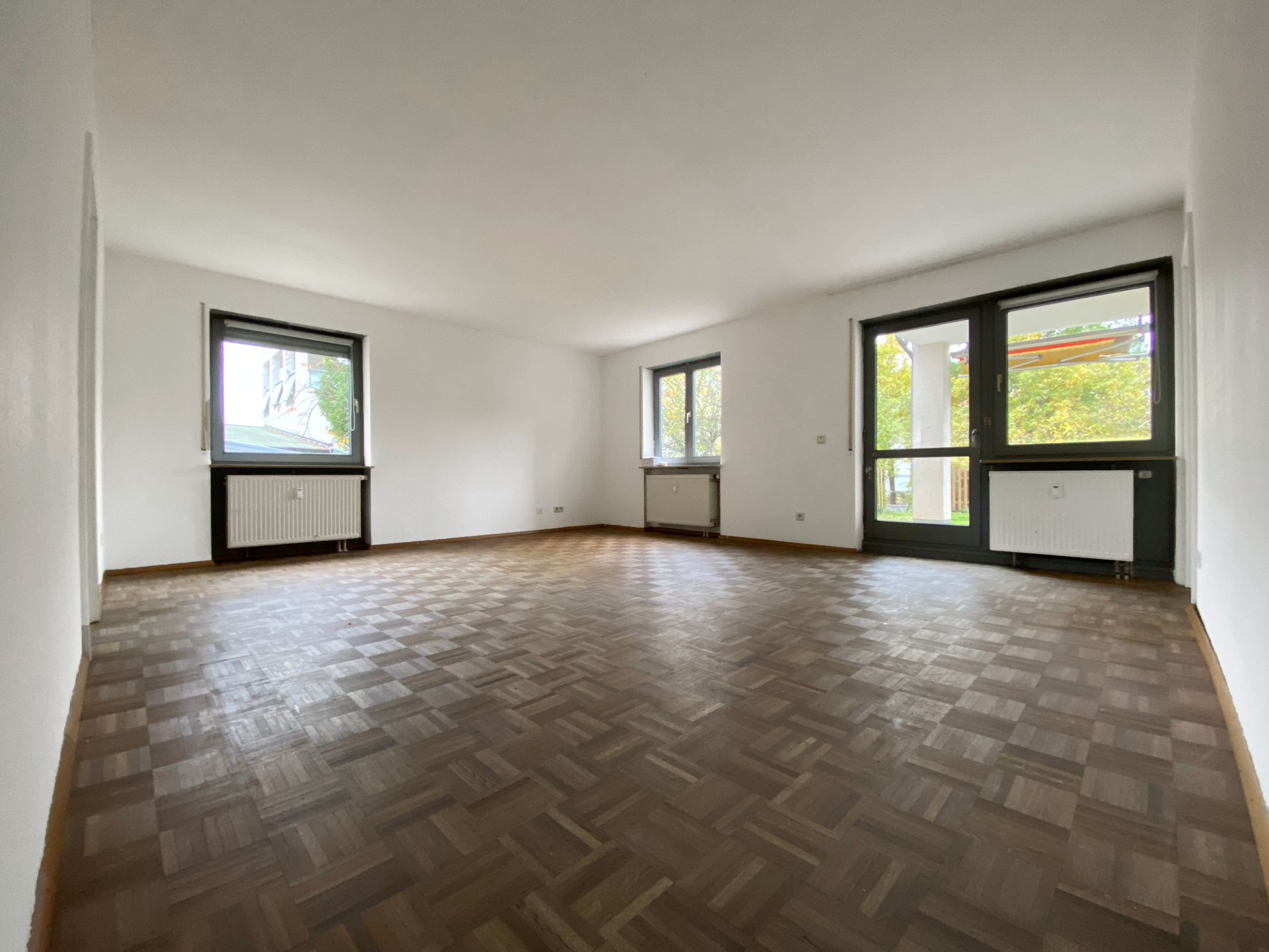 Helle 3,5 Zimmer Wohnung mit Garten