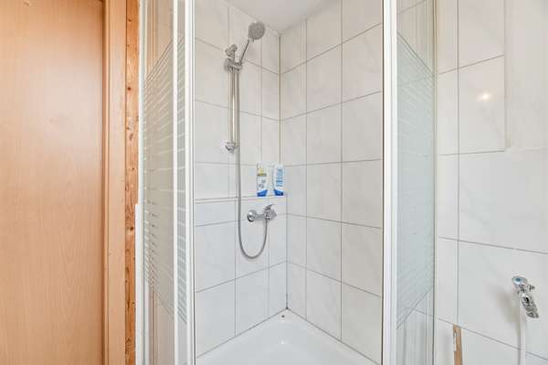 DG Zimmer, Dusche