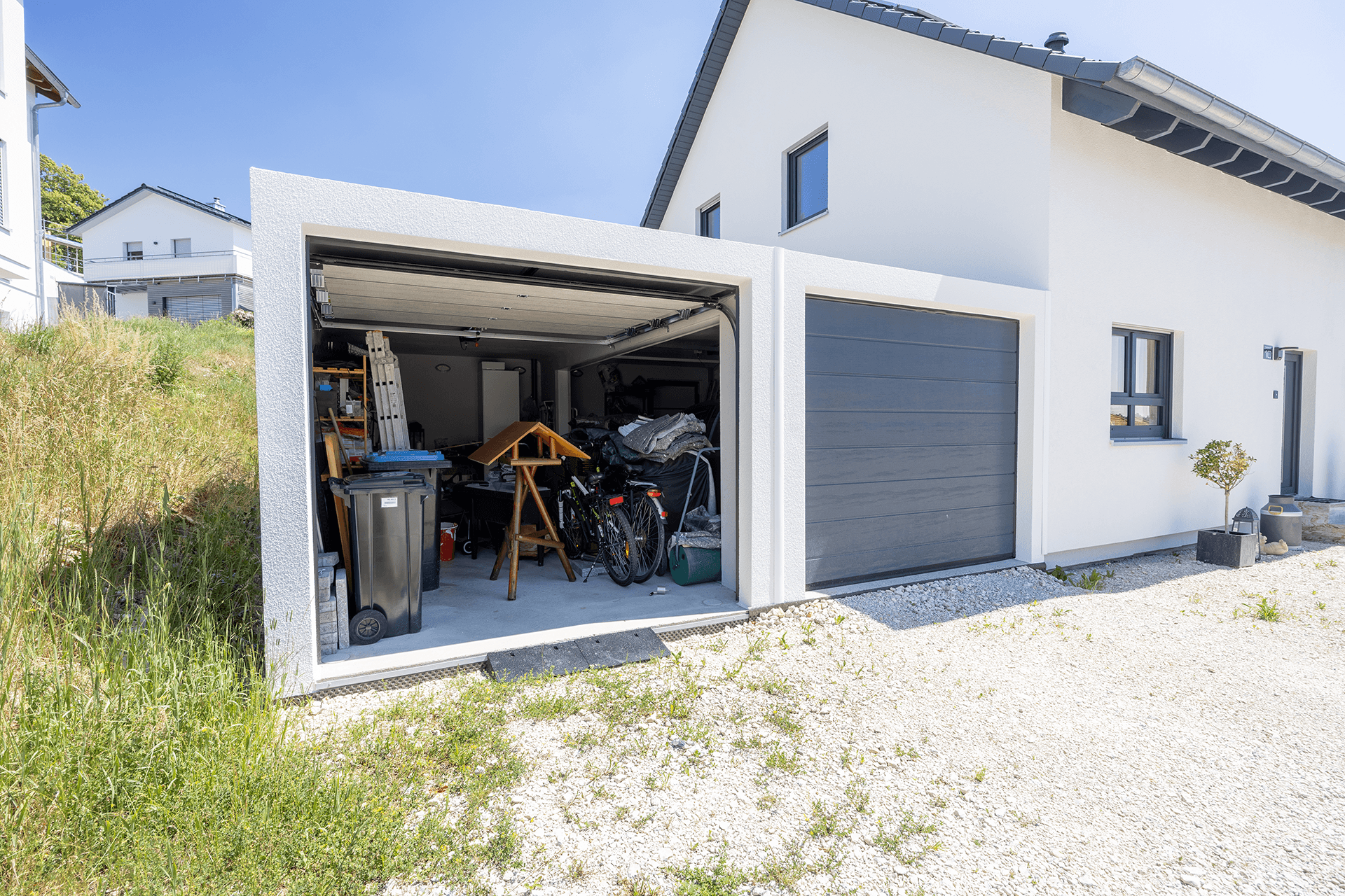11. Garage