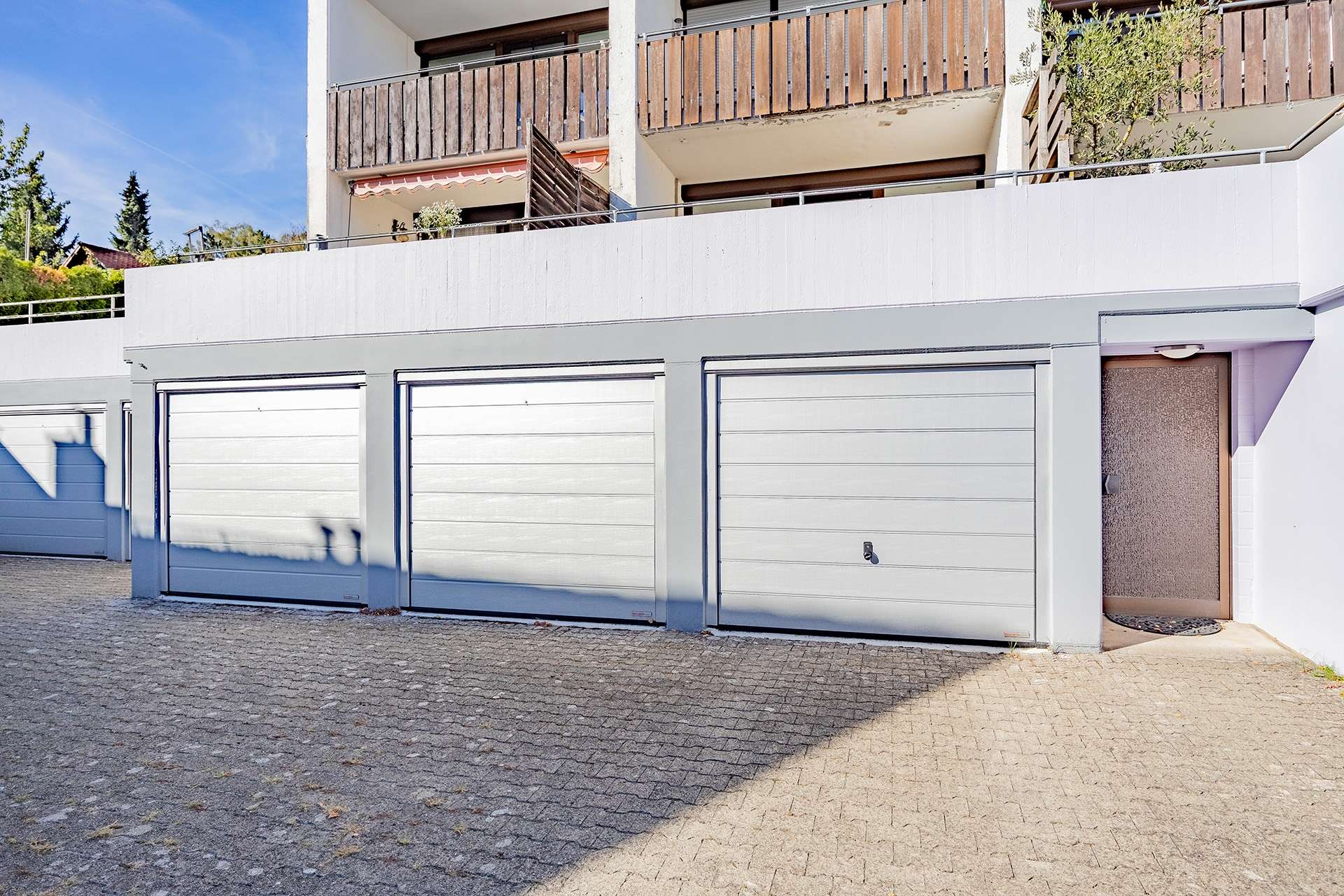 8. Garage