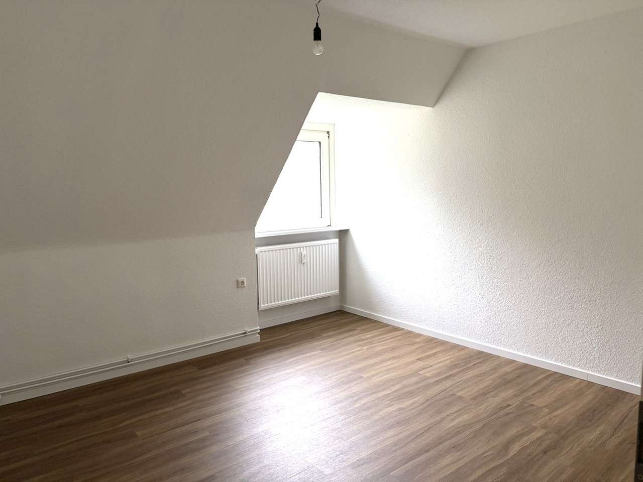~~Kleine 2 Zimmerwohnung im Dachgeschoss in Bünde Mitte !~~ - Foto 4
