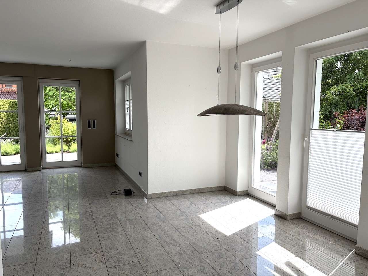 Traumhaftes Einfamilienhaus in wunderbarer Lage in einer Sackgasse ! - Foto 5