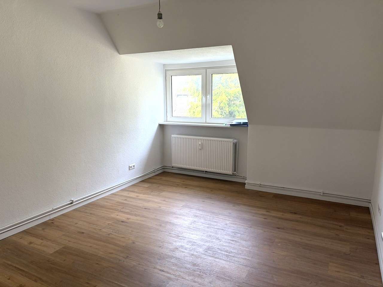 ~~Kleine 2,5 Zimmer Dachgeschosswohnung in Bünde-Mitte!!~~ - Foto 2