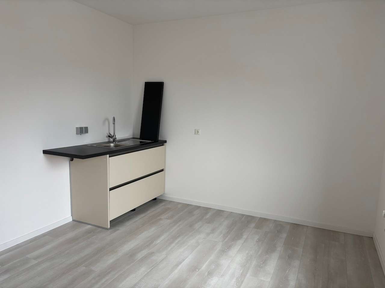 Schicke noch junge Etagenwohnung mit Balkon und Blick ins Grüne !! - Photo 2