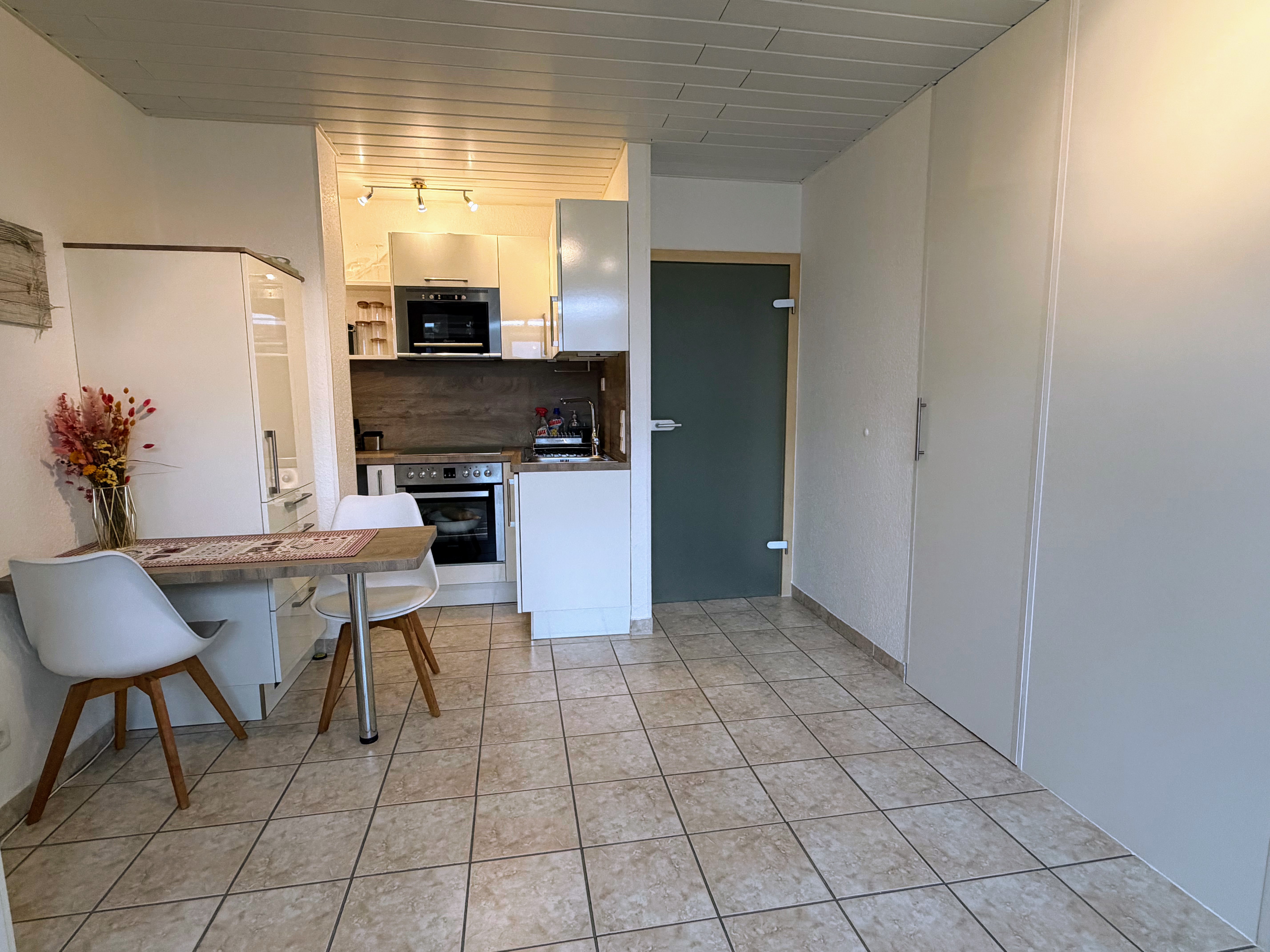 Reihenmittelhaus mit Einliegerwohnung und Blick auf den Nierspark