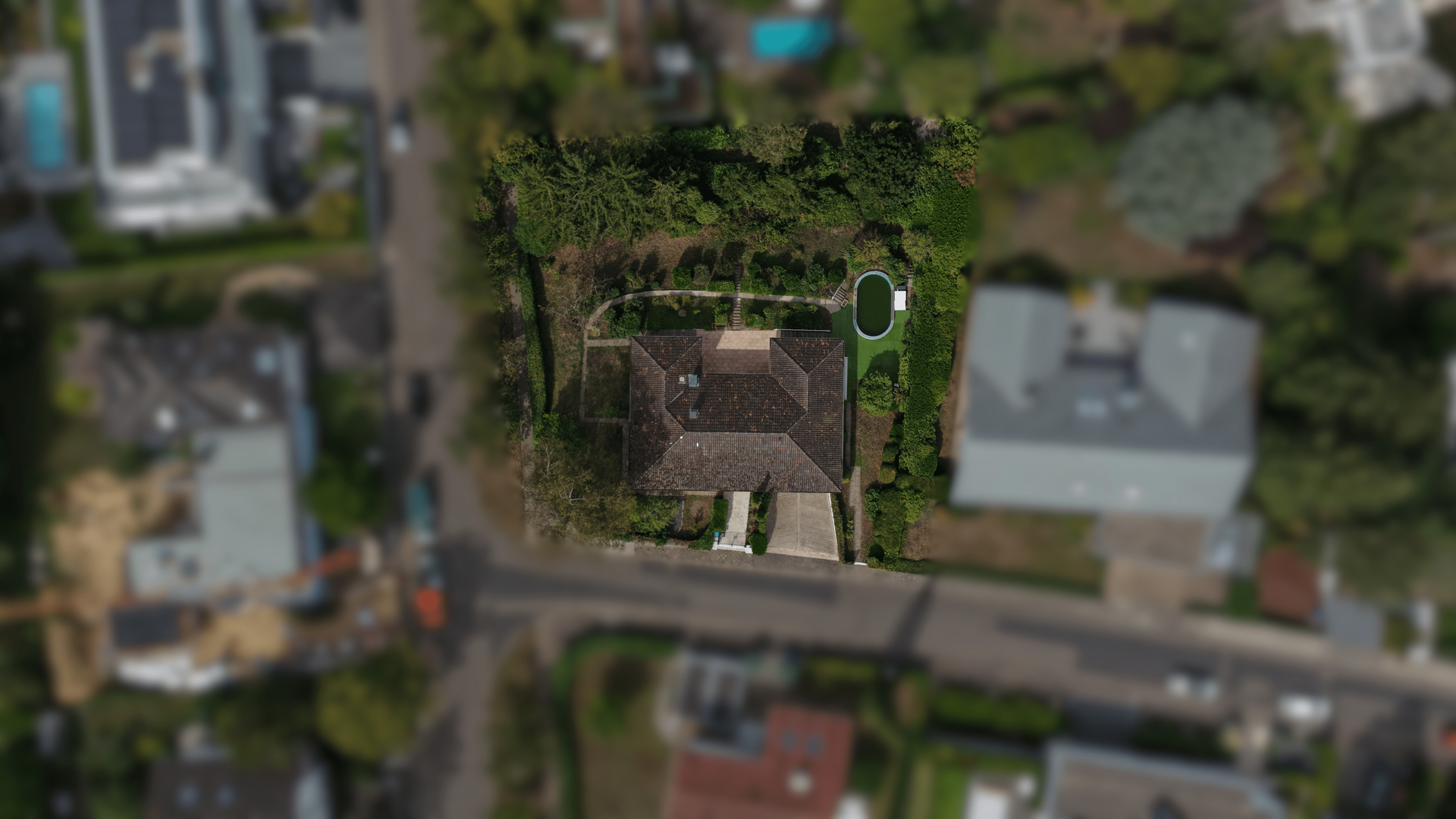 Stilvolle Villa mit schönem Garten in bester Wohnlage! – Luftbild | Rhein & Reben Immobilien Luftbild