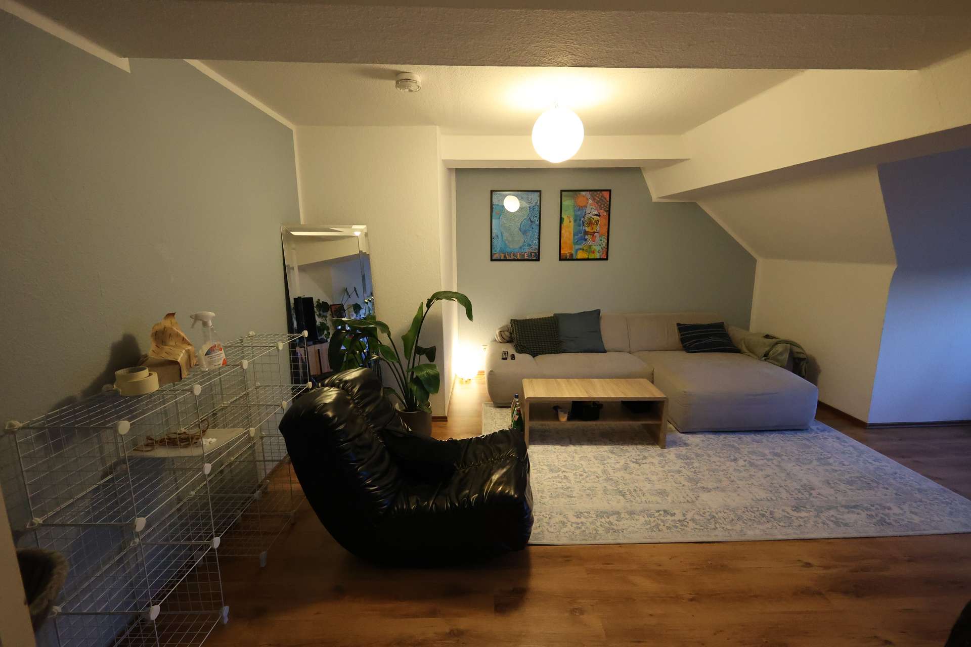 Dachgeschosswohnung am Essener Hauptbahnhof! in Essen - Wohnzimmer Ansicht