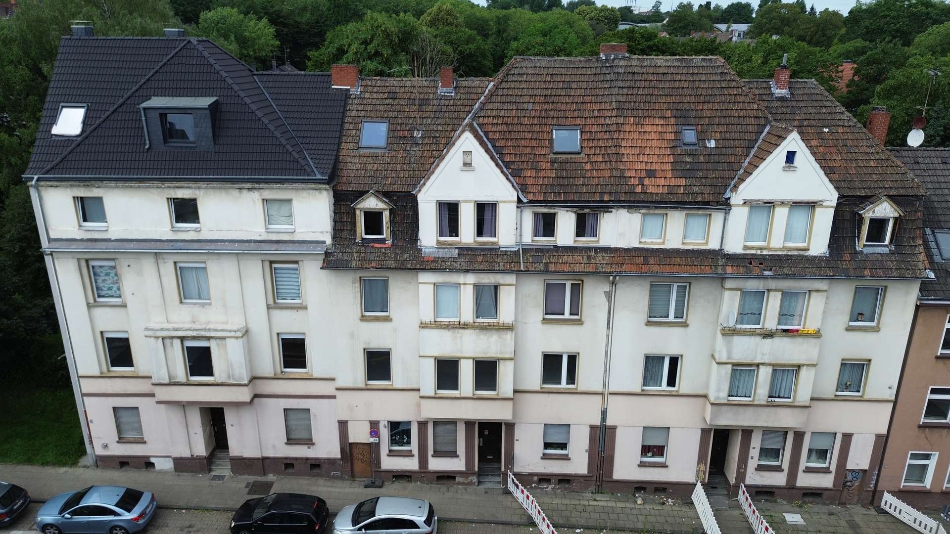 Jetzt zuschlagen! Kapitalanlage mit Potenzial in Essen - Hausfront