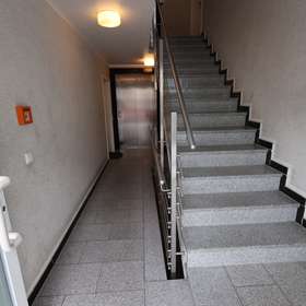 Stil, Licht und Eleganz – außergewöhnliche Penthouse Wohnung mit Wohlfühlambiente! in Mülheim an der Ruhr - Hausflur