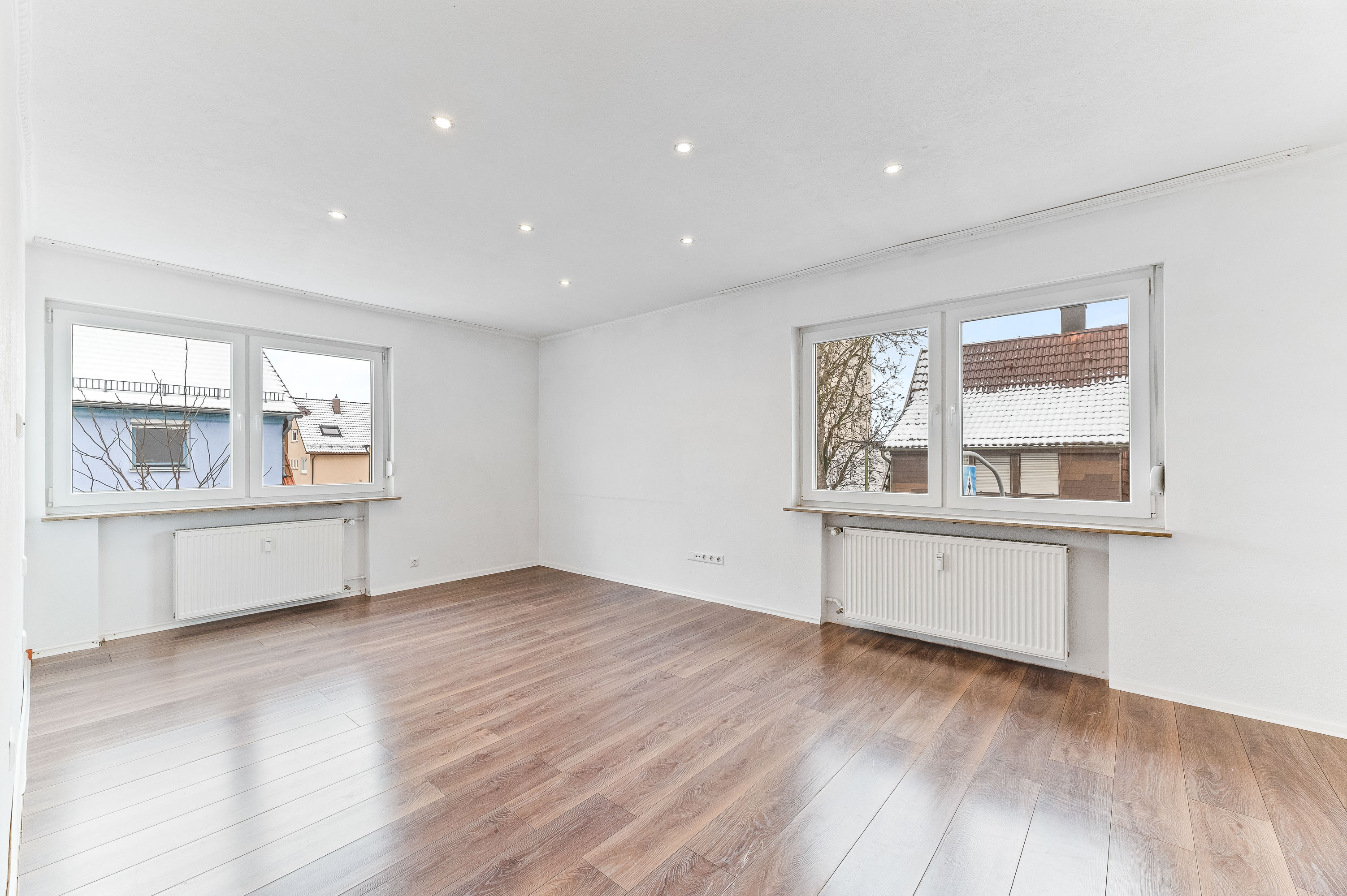 Platzwunder mit Garten-Privileg: Sofort bezugsfreie 4-Zimmer-Wohnung in Leonberg
