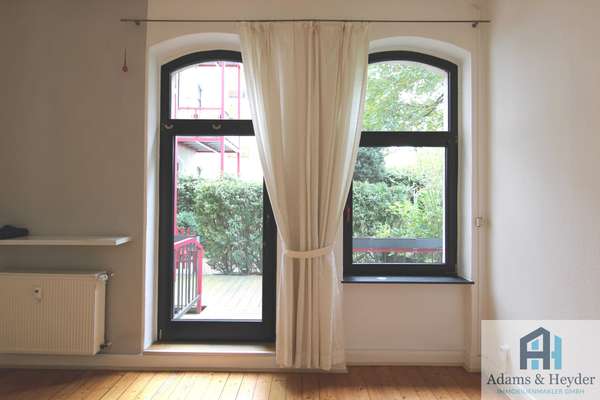 Schlafzimmer 1 mit Zugang Terrasse