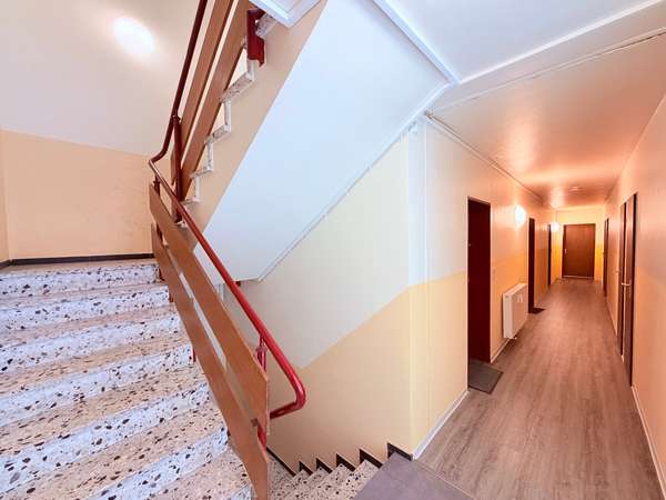Flur _ Treppenhaus EG