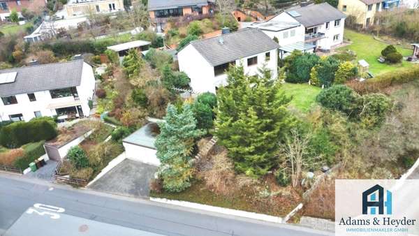 Ansicht Haus mit Garten