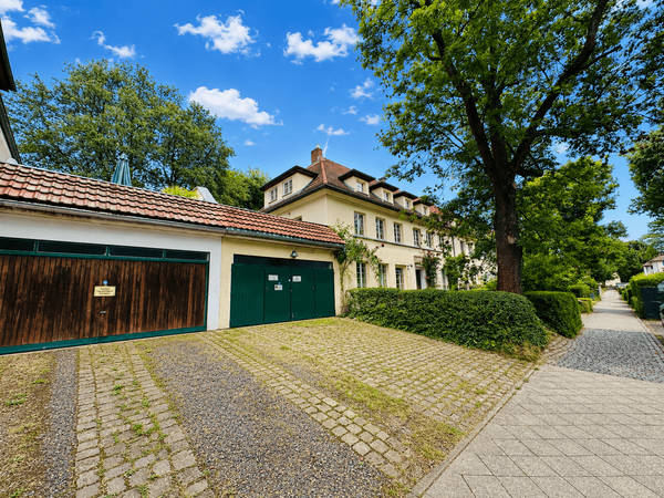 Außen vorne links