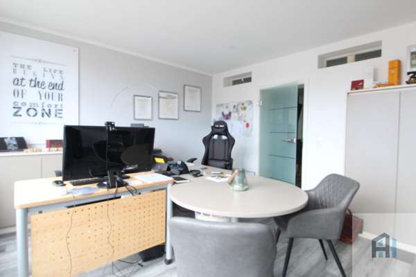 Haus 1: Gewerbe Büro EG