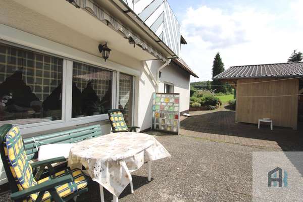 Terrasse vor Wohnzimmer