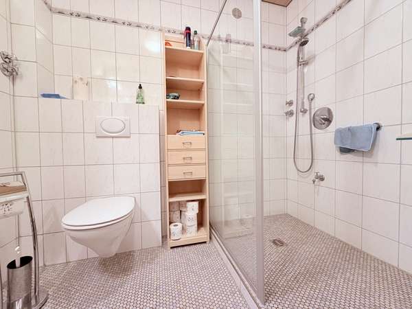 Badezimmer 3, EG, Bild 2