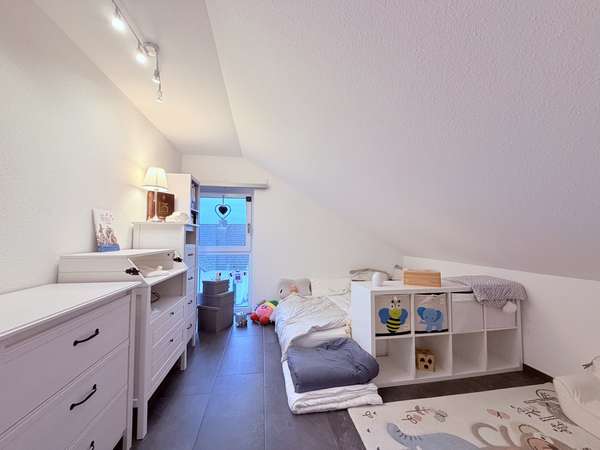Schlafzimmer, DG