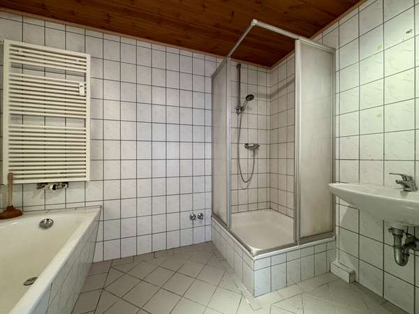 EG Bad