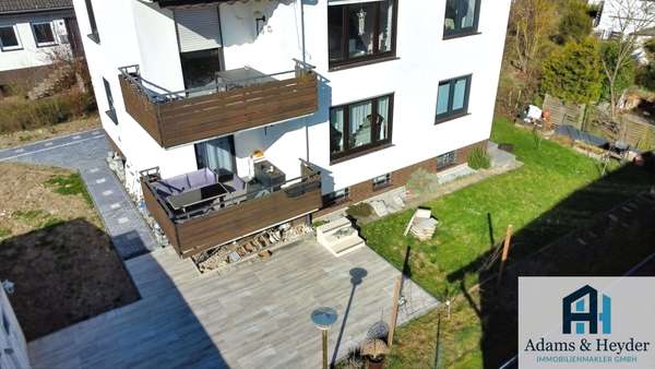 2 Balkone & Terrasse