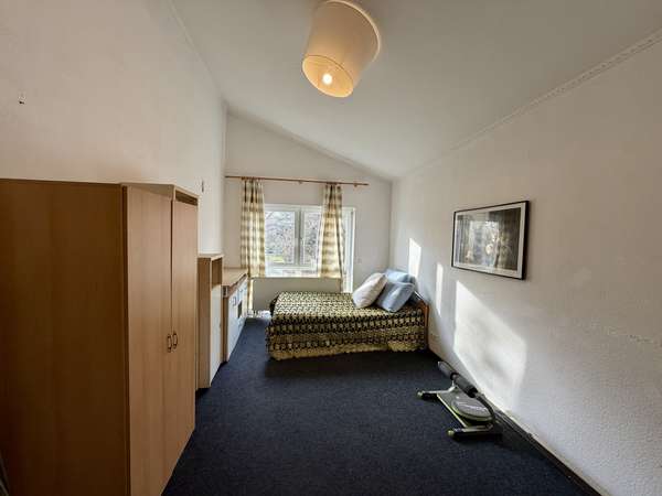Schlafzimmer 2 OG